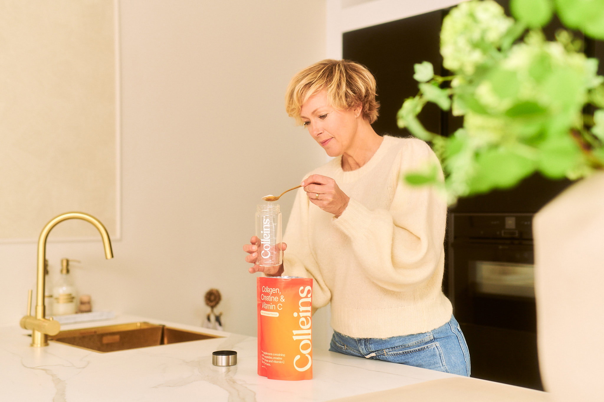 Colleins Pink Lemonade zak met een glas roze limonade