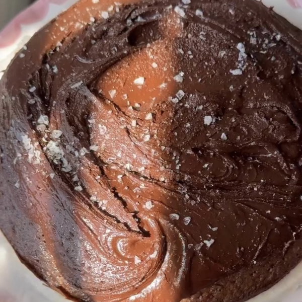 Chocolademousse afgewerkt met olijfolie en zeezout