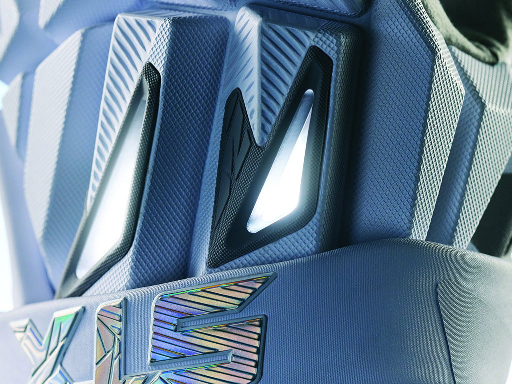 close up of rzr 3 lacrosse glove back of hand with air ve