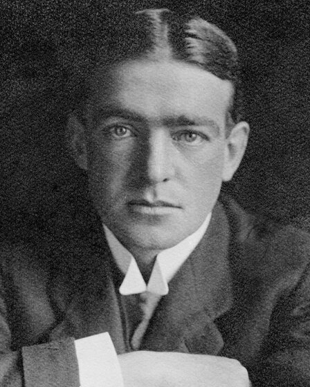 Shackleton Face 150 YEARS OF INSPIRATION - Ernest Shackleton