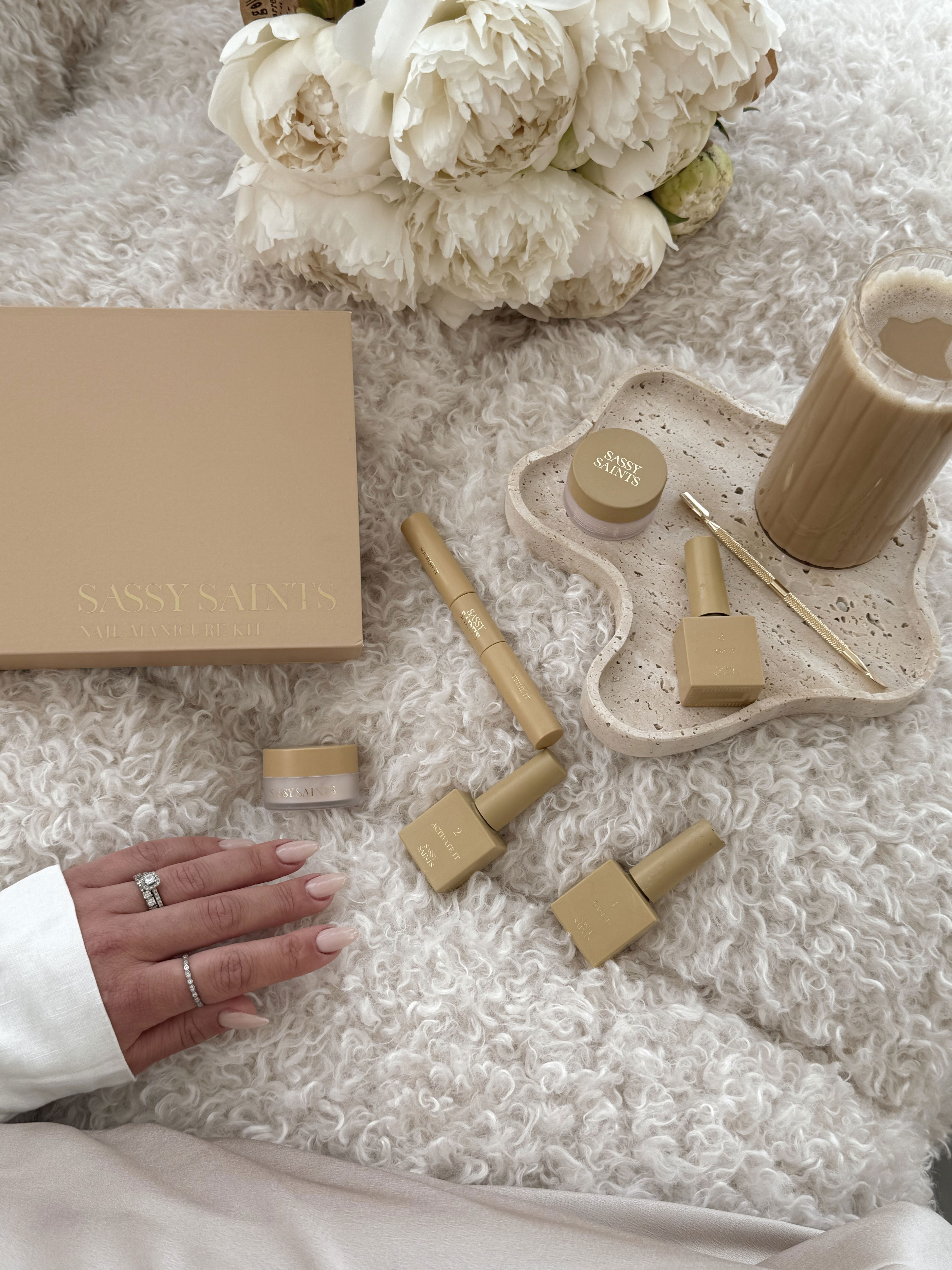 5 Reasons Why Everyone's Grabbing This Nail Kit During the