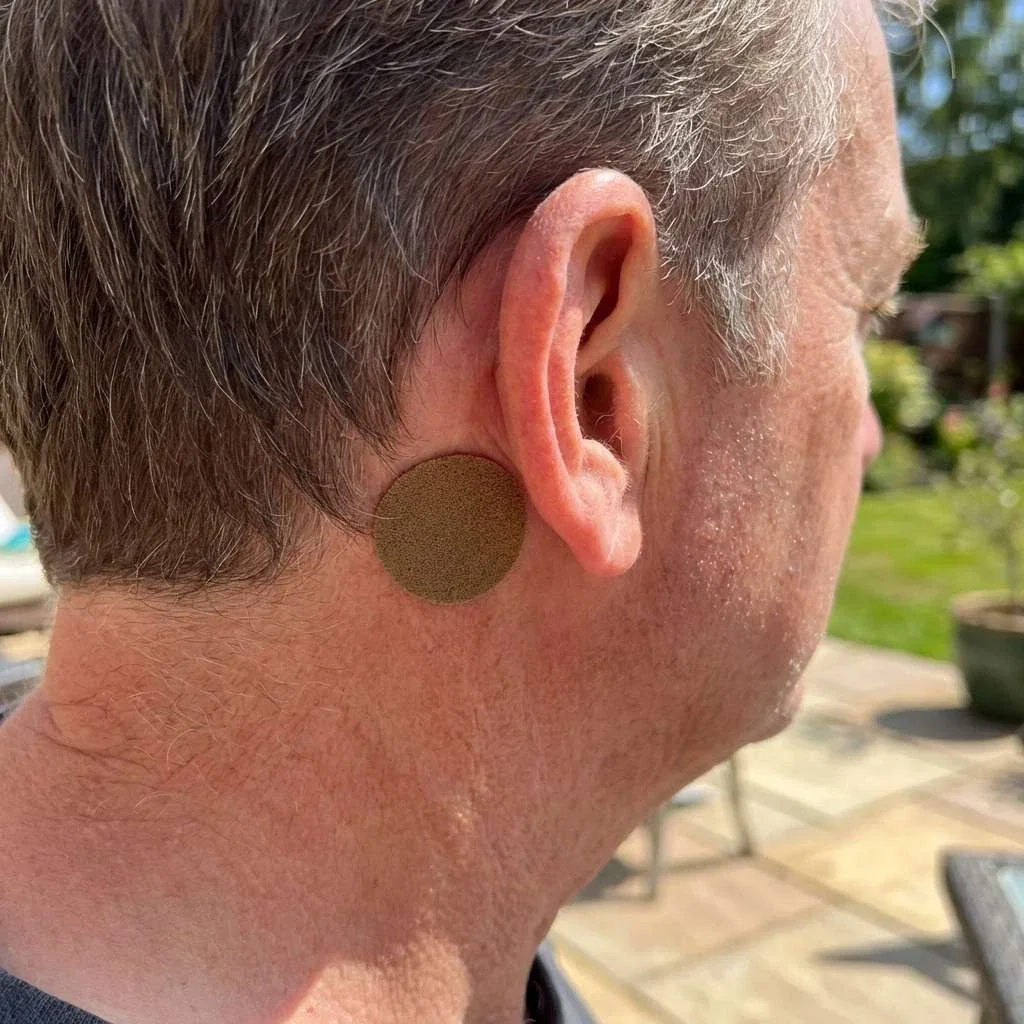 Gerald T. trägt das Pflaster