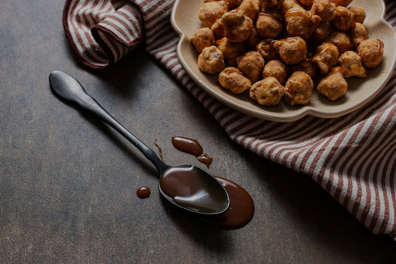 Maple popcorn on spoon