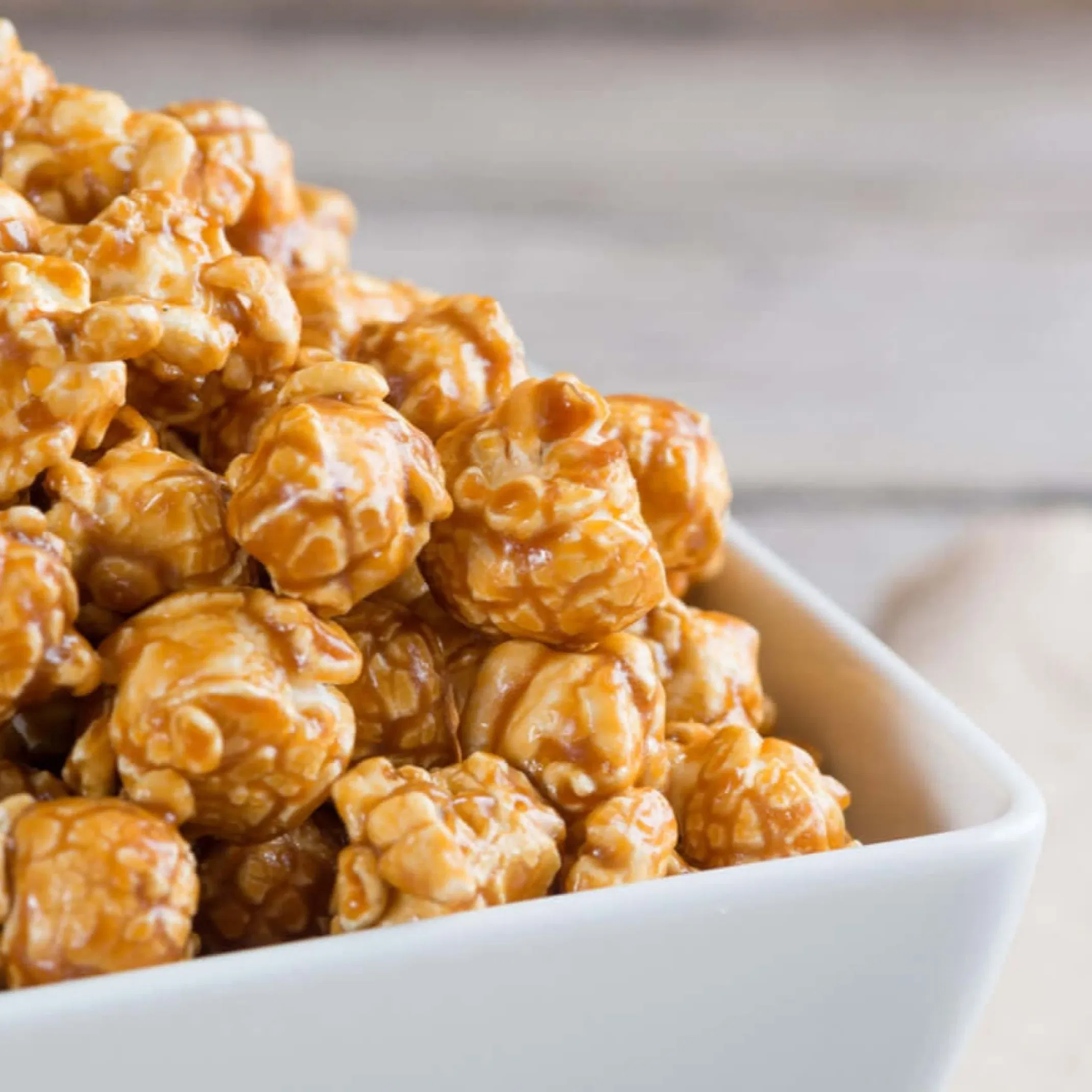 Maple popcorn in bowl 