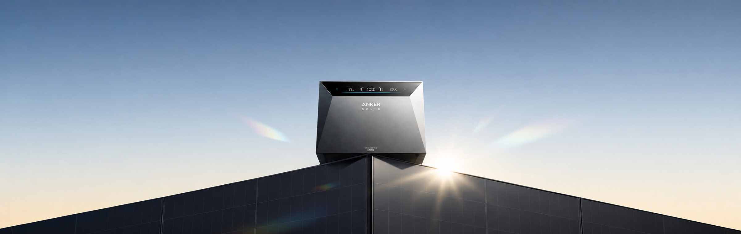 Anker SOLIX Solarbank auf einem Hausdach bei Sonnenaufgang