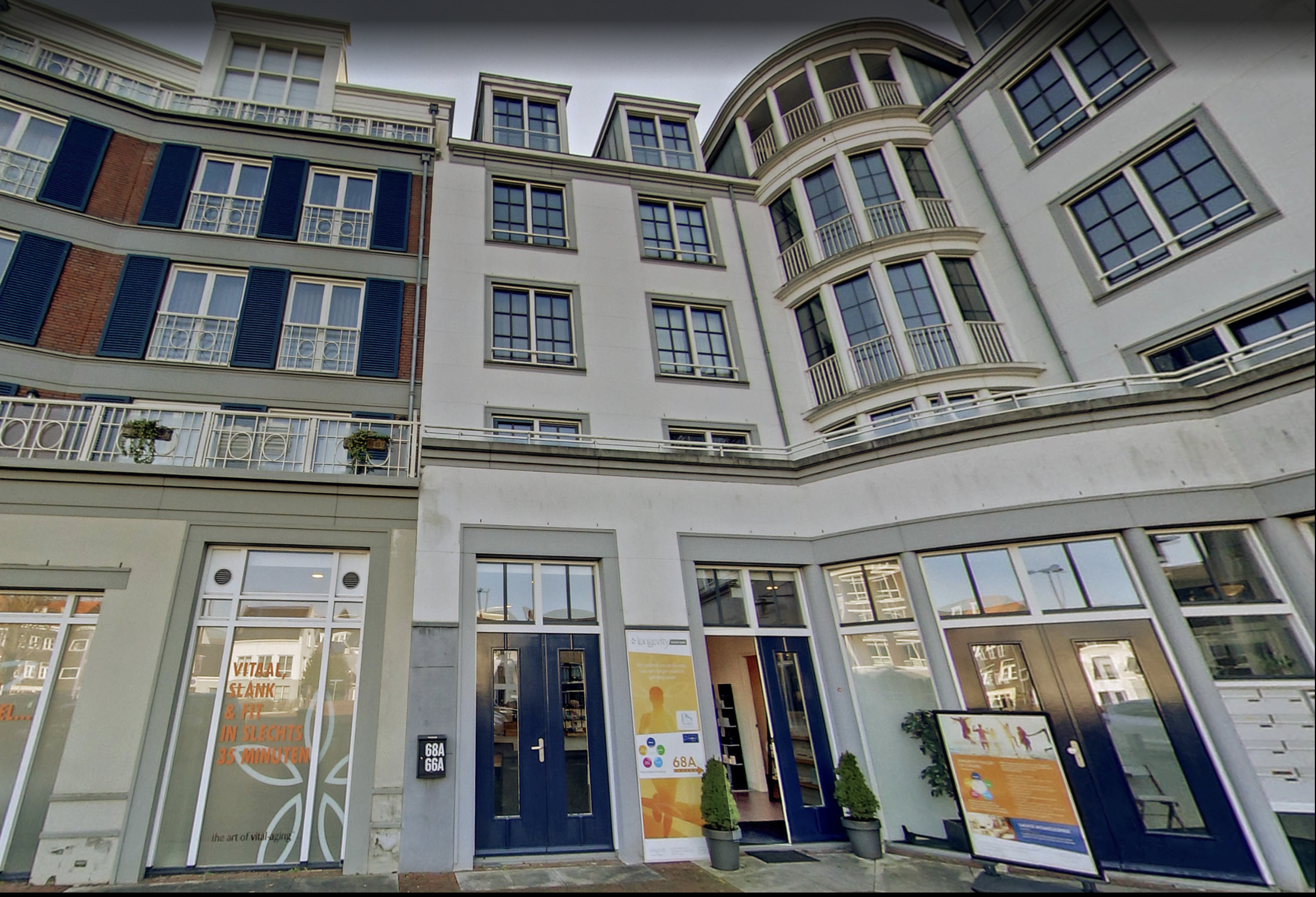 De entree van het Longevity Lifestyle Center in Maarssen