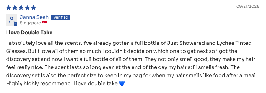 Five-star customer review praising the scent and bottle design