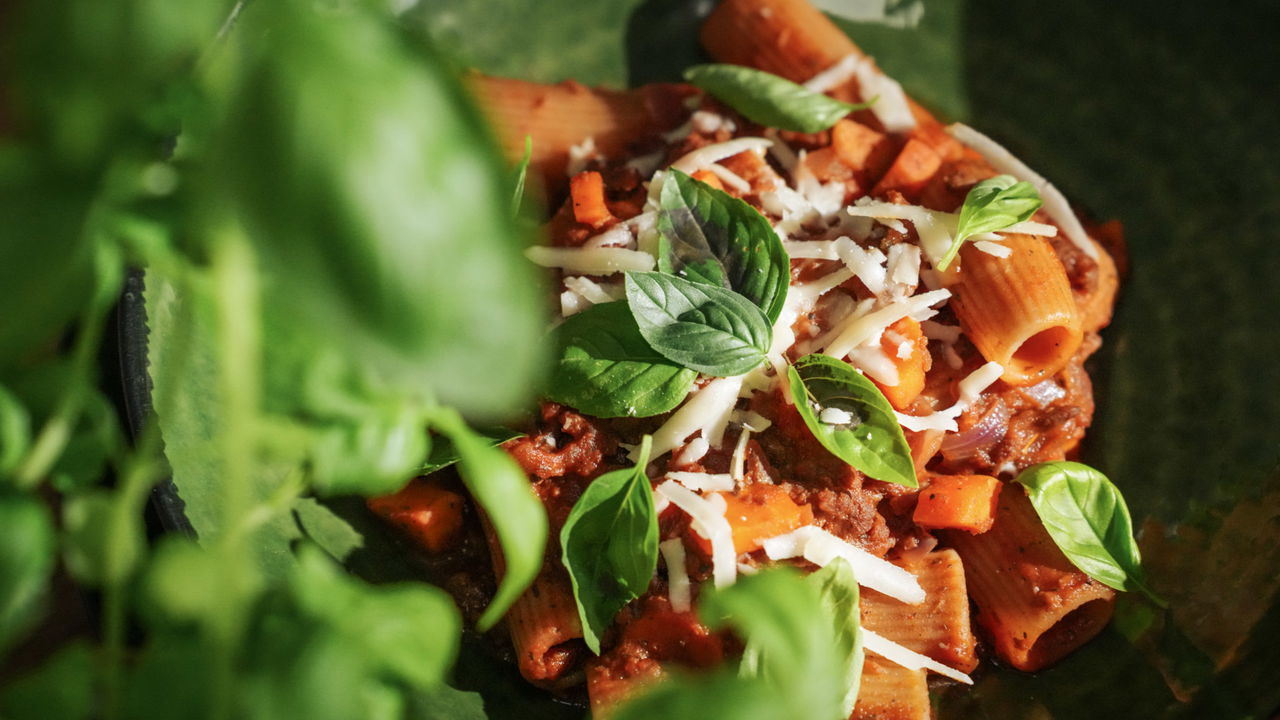 Rigatoni alla Bolognese – herzhafter Pasta-Klassiker aus Italien