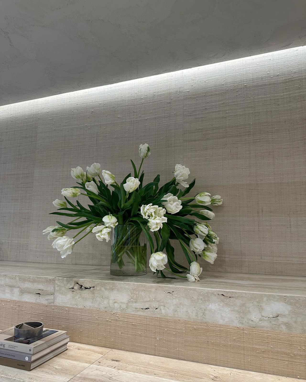 White flowers on a Marble shelf - RESIDENCE, sustainability