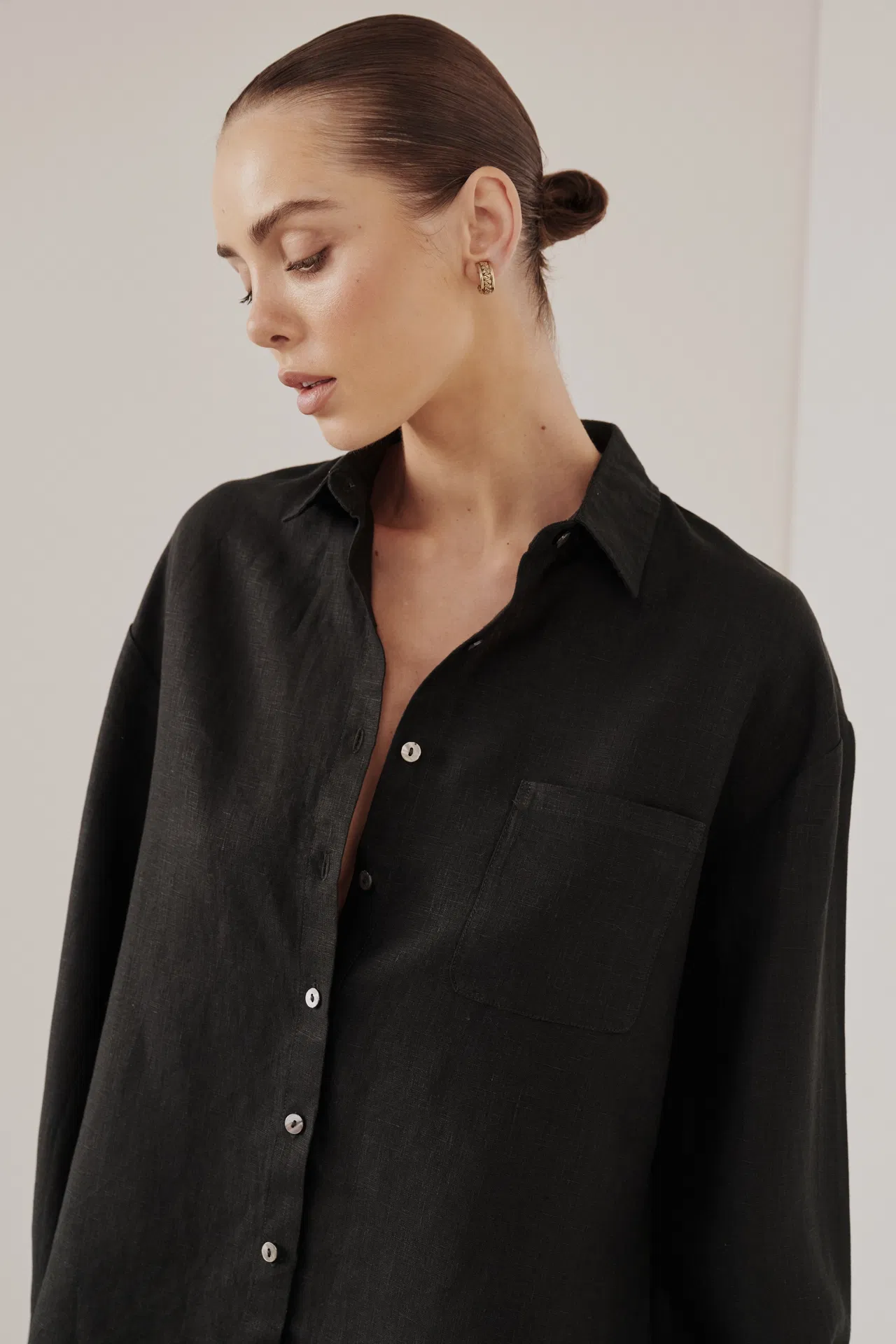 Stas Jepson wearing the RESIDENCE ROA set in Black
