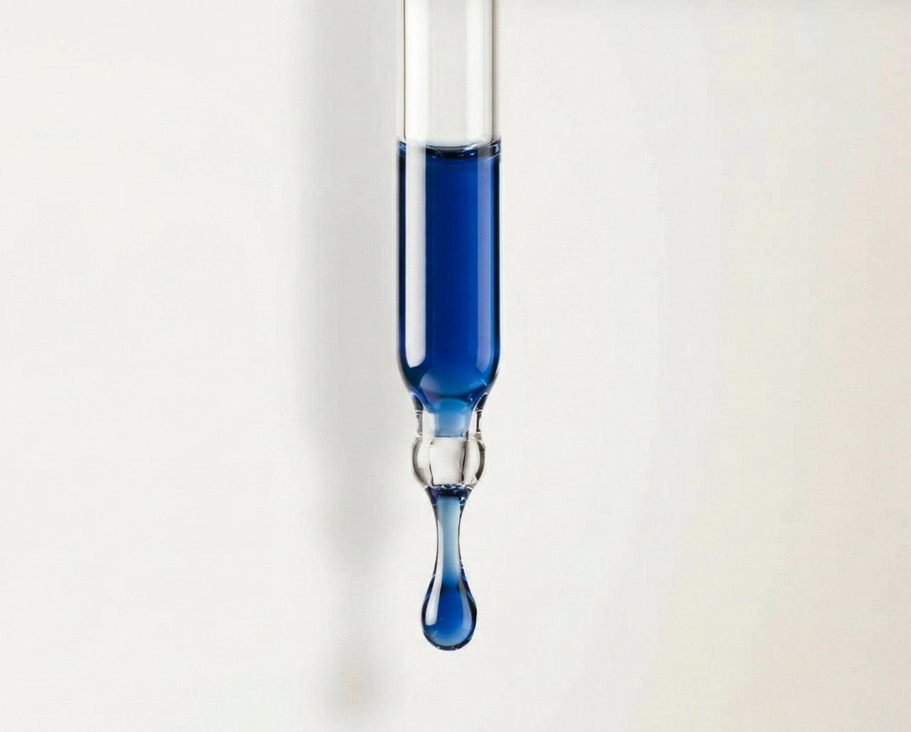 Blue copper peptide serum dropper with concentrated GHK-Cu peptide formula