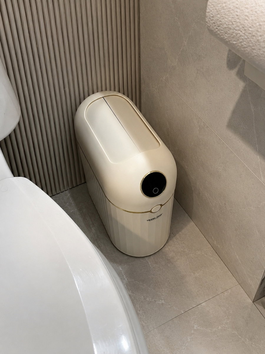 Royal Bin Crown 10L in a tight bathroom corner, photographed by Melissa S.