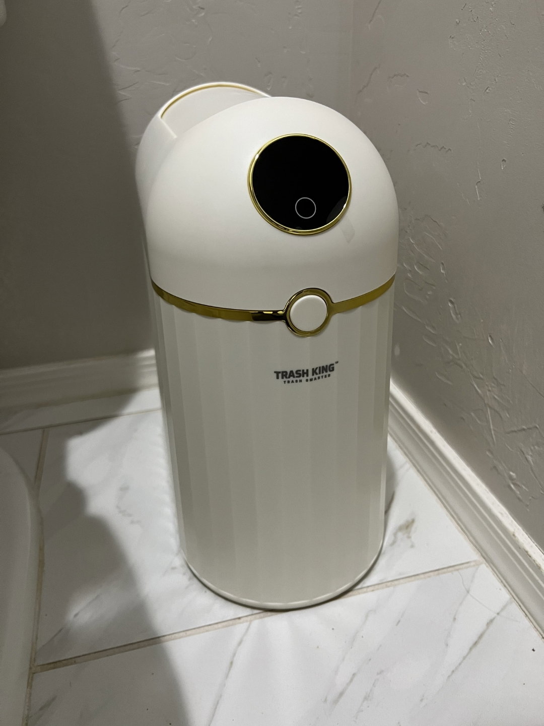 Crown 10L bin in a small bathroom